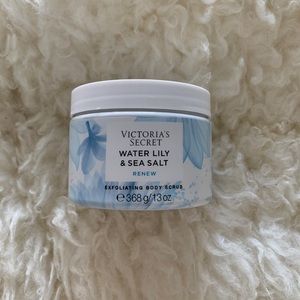 New V.S. Renew Water Lily & Sea Salt Exfoliating Body Scrub